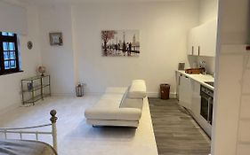 Lovely 1-Bedroom Loft Apartment Above Shop With Free Parking- Long Term Let Available